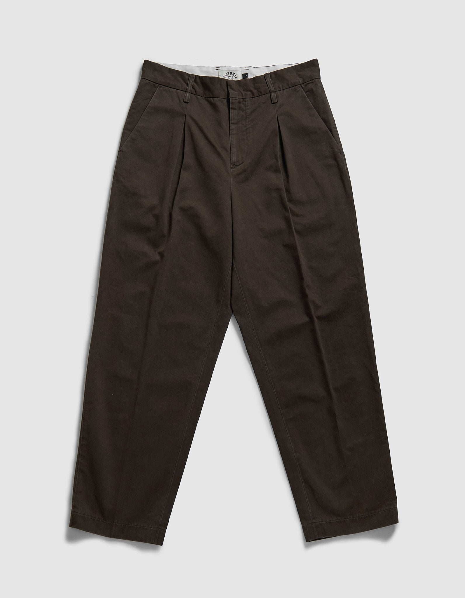 INVERTED PLEATS CHINO