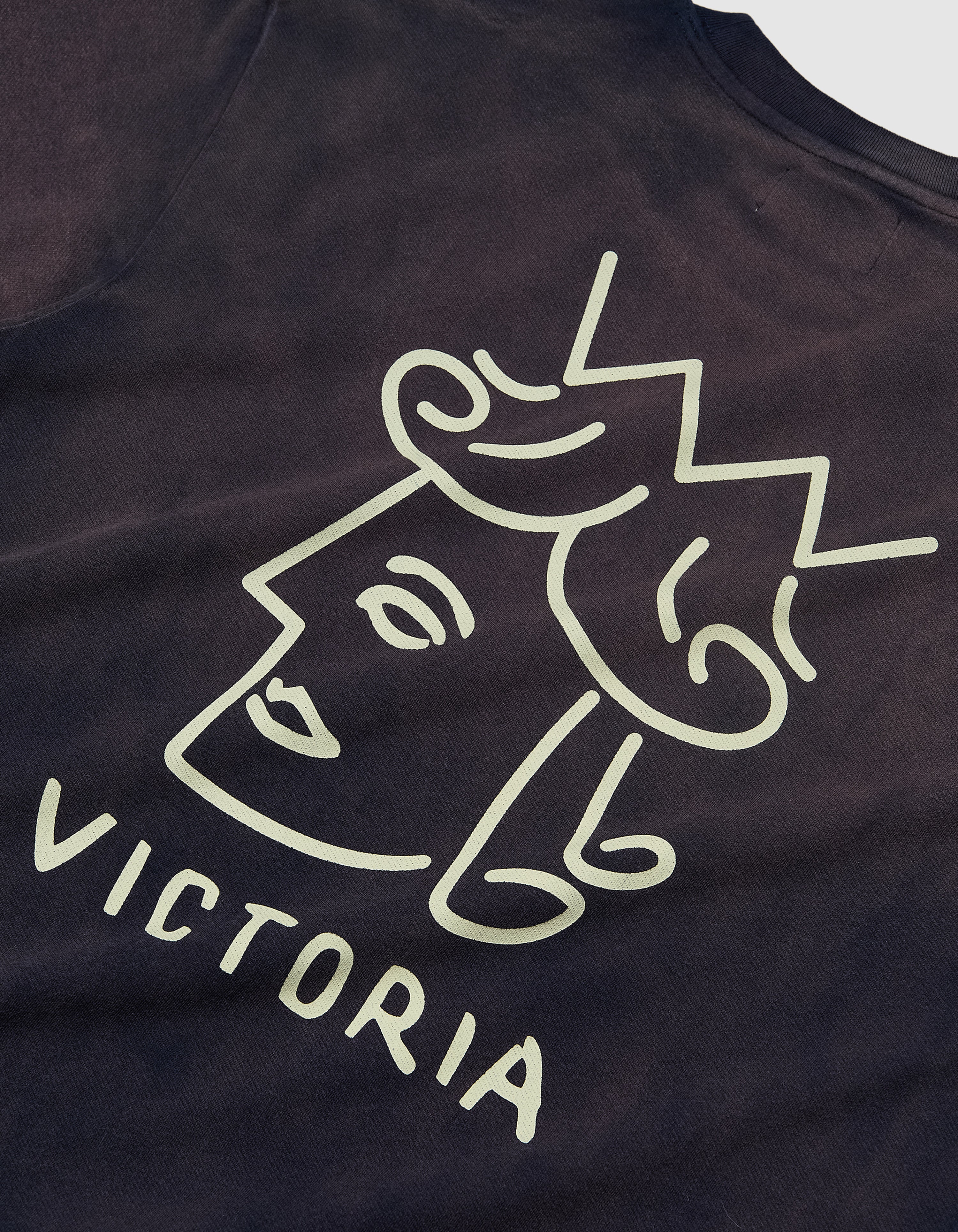 FADED WASH QUEENHEAD LOGO TEE