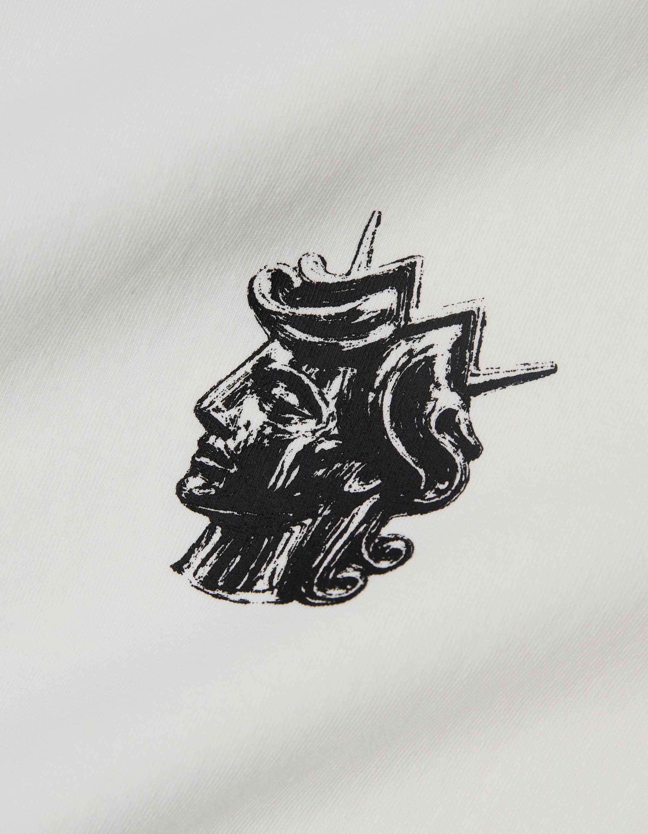 QH STATUE TEE